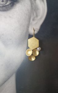 Ohrhänger in Gold mit Perle