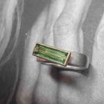 Silberring mit grünem Stein