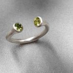 Silberring mit grünem Stein